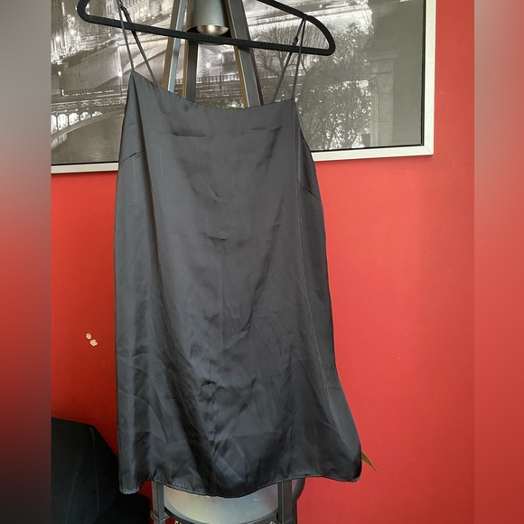 ❤️‍🔥3 for $20❤️‍🔥|Black satin sleepwear large - Picture 4 of 6